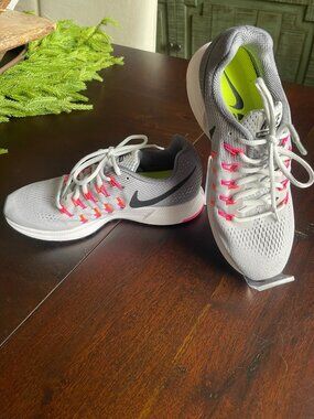 Nike Air Zoom Pegasus 33 Grey Size 8